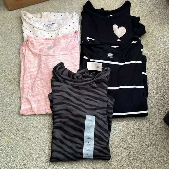 Bundle of Girls Old navy long sleeve shirts - Picture 1 of 6